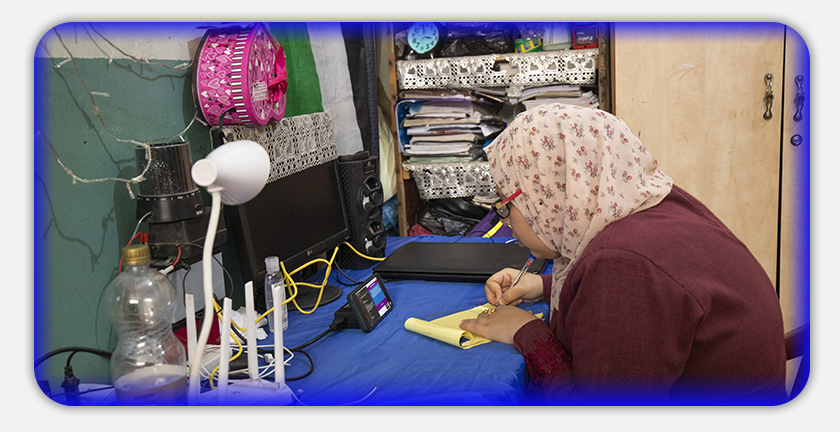 مبادرة بس لو تمكّن نداء المغربي من تطوير مسيرتها في العمل الحر بجهاز لابتوب احترافي