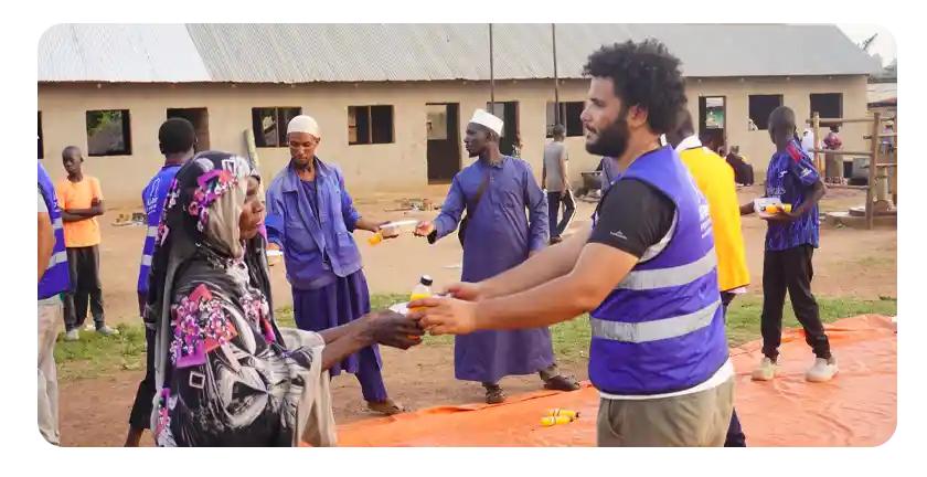 مبادرة إفطار السودانيين في مخيمات أوغندا خلال رمضان